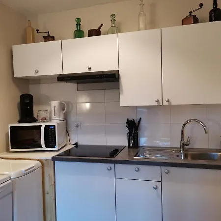 Отель Beautiful 1 Bedroom With Pool Tennis And Terrace - Dodo Et Tartine *